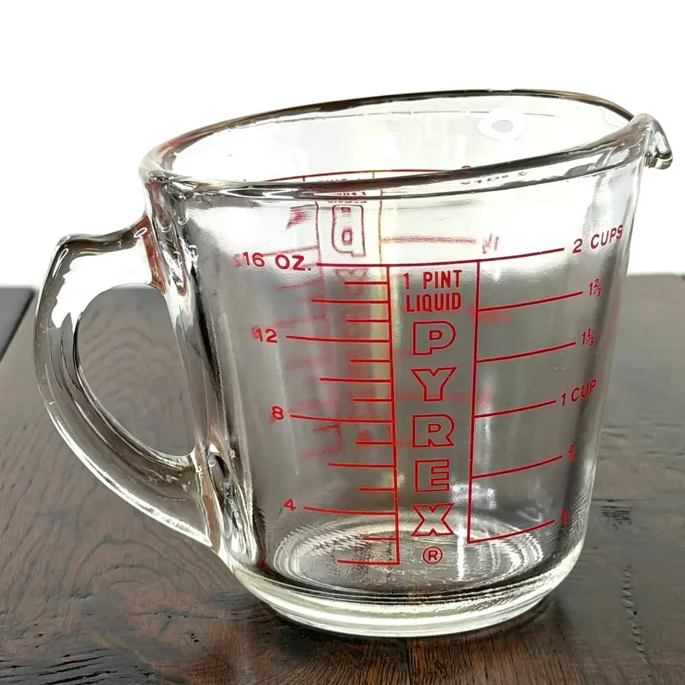 Vintage Pyrex 2 Cup Measuring Cup Glass with Red Lettering and Closed Handle